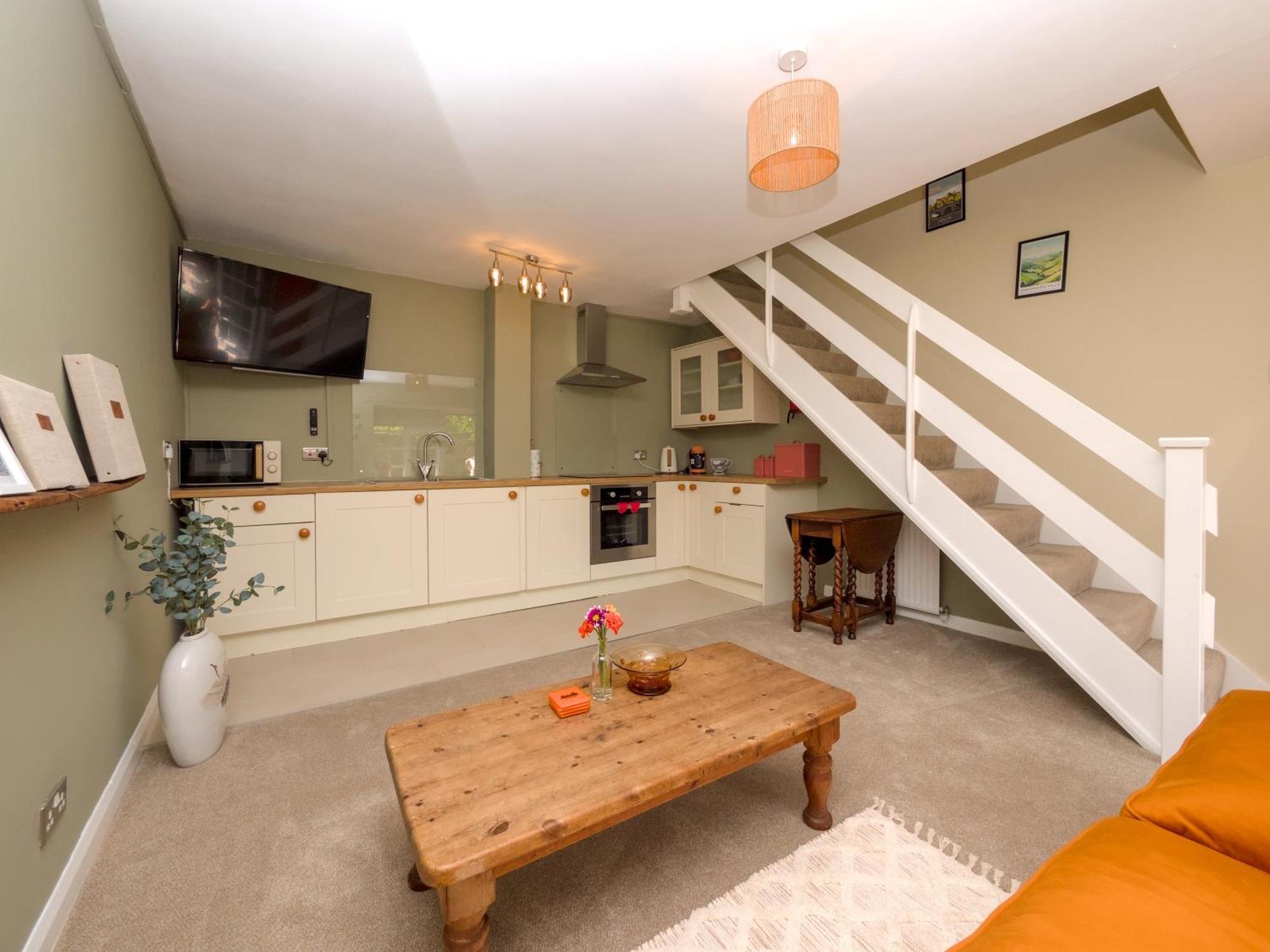 The Lilley Pad In Ludlow Cosy, Central, Perfect For Couples, Netflix & Parking Permit Exterior photo