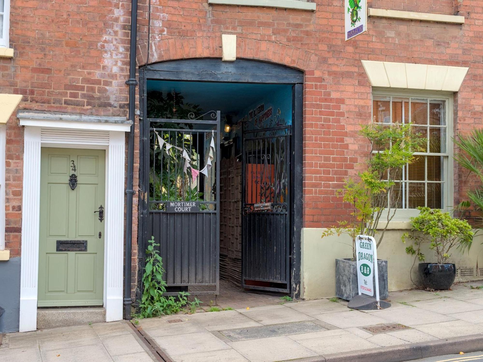 The Lilley Pad In Ludlow Cosy, Central, Perfect For Couples, Netflix & Parking Permit Exterior photo